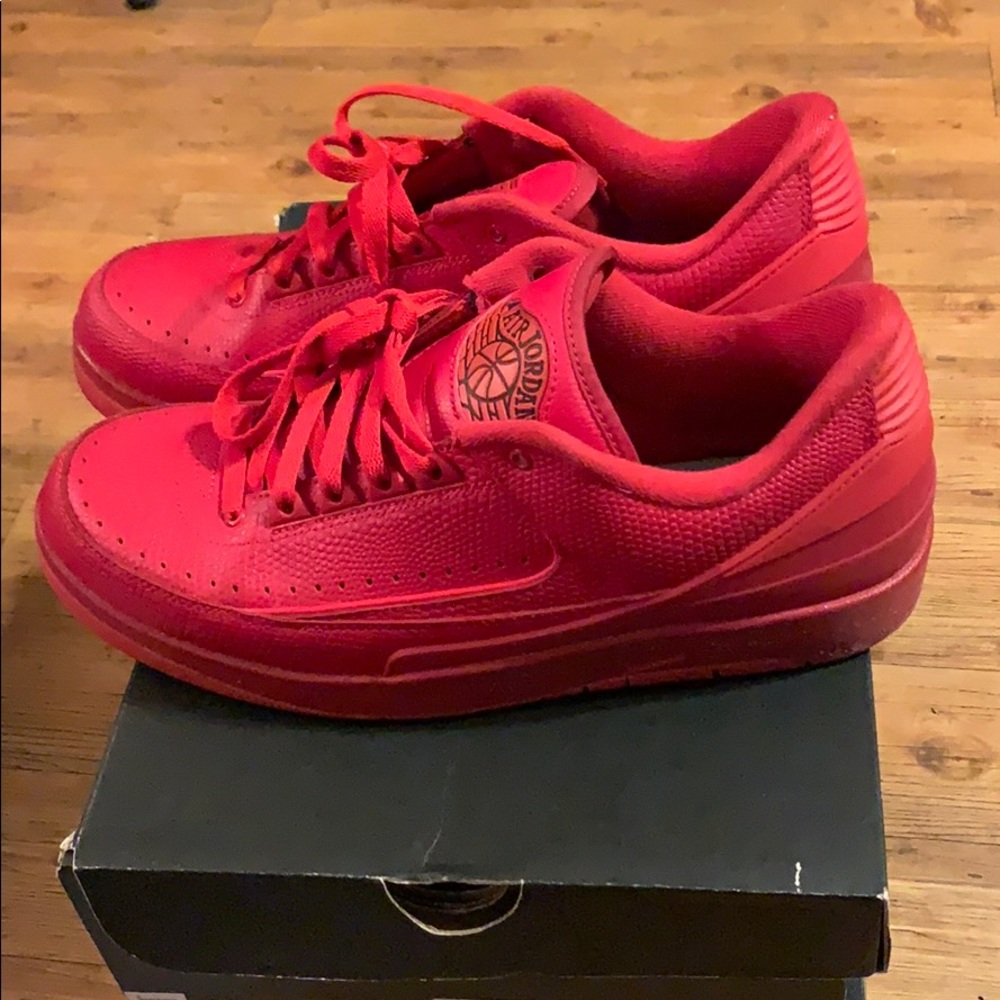 Nike Air Jordan 2 Retro